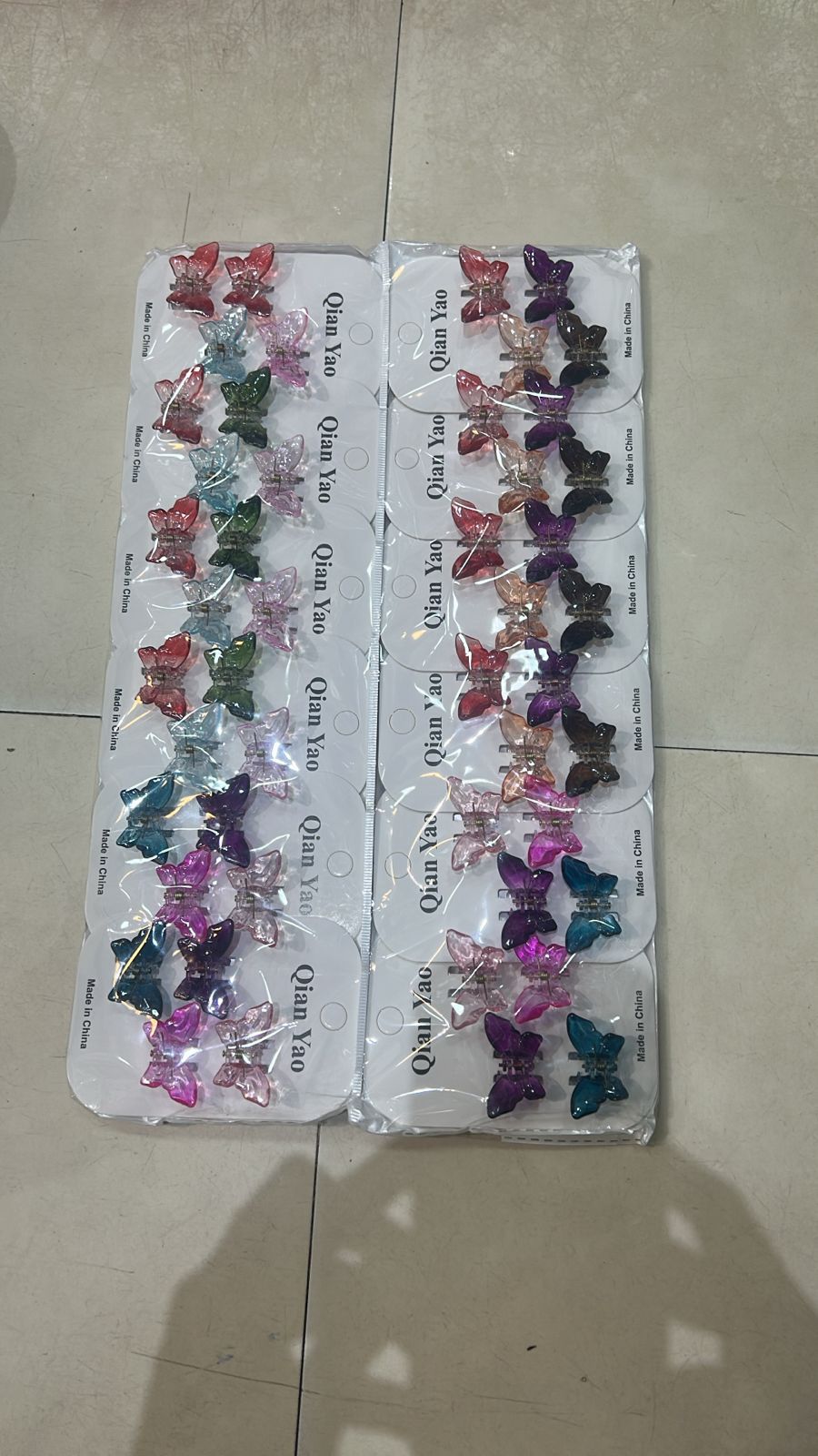 (075) (MOQ - 4 Pcs) Butterfly Charm Hair Clutcher Set (One Piece 8.Rs) PACK OF 12 – 96