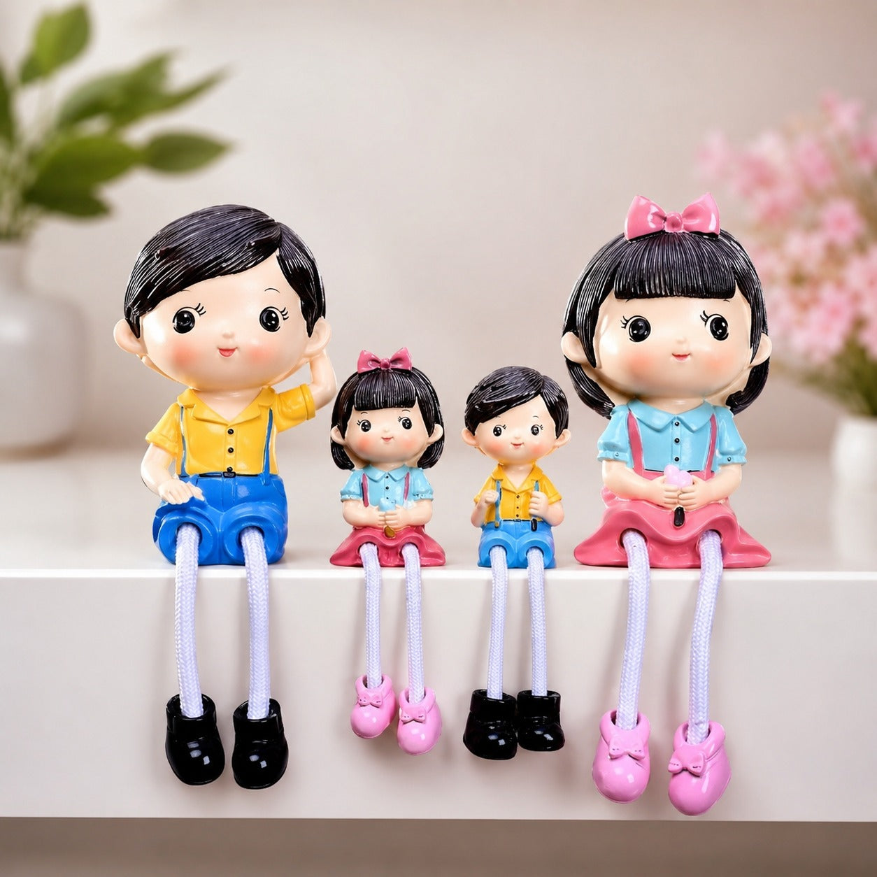 (G-051) Handcrafted Polyresin Hanging Family Showpiece – Decorative Sitting Couple