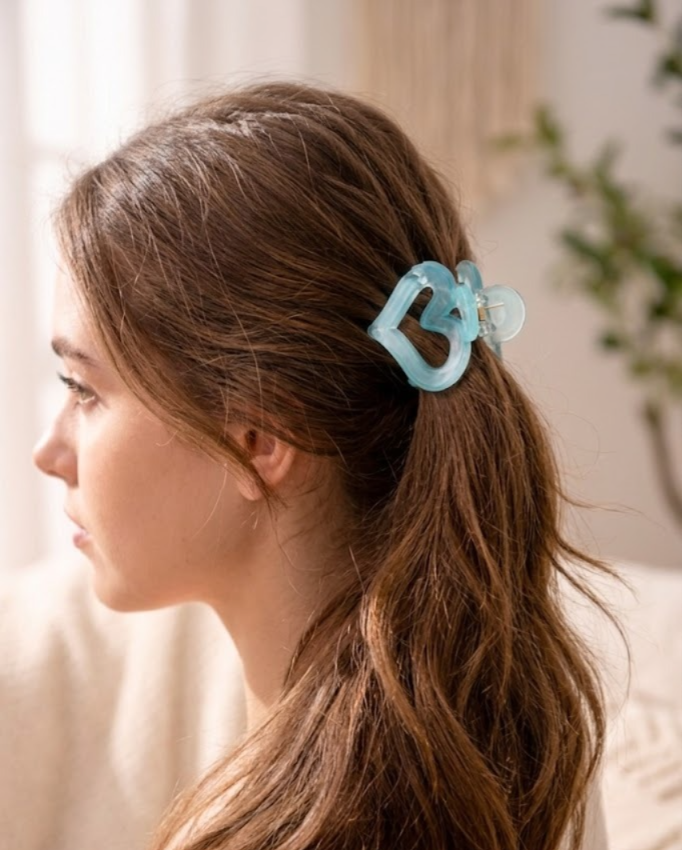 (WA-011) (MOQ - 4 Pcs) Heart Shape Mini Hair Claw Clips  – (₹6 Per Piece | Pack of 12 – ₹72)